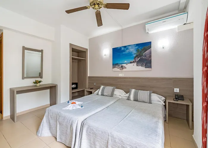 Costa Mediterraneo - Only Adults 16 ホテル 2*