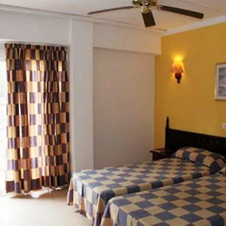 Costa Mediterraneo ホテル
